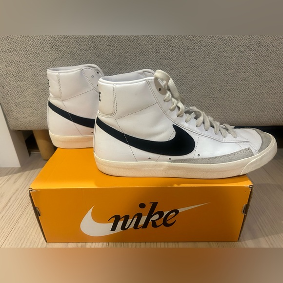 Nike Men’s Size 12 Blazers in black and white - Picture 2 of 8